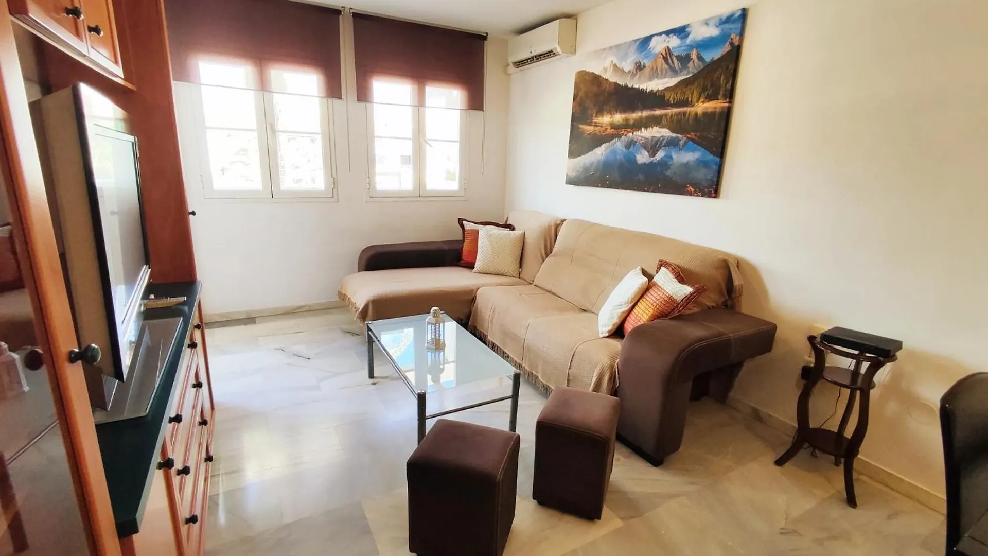 3Bdr 2 Bath Apt With Parking In The Best Location location